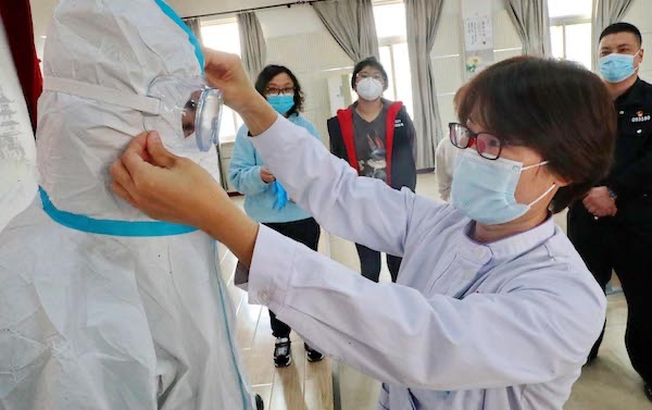 秦皇島醫(yī)護人員 筑牢防護壁壘，提升疫情應(yīng)急處置能力